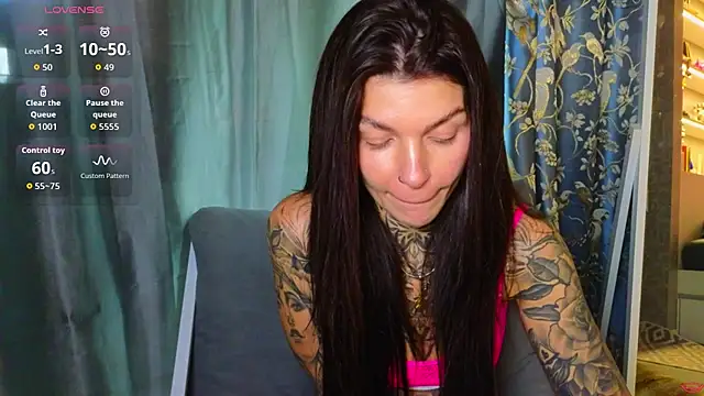 tattooedBabyy's Live XXX Chat