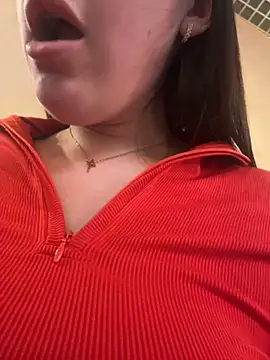 KiraSunshine Adlı Modelin Canlı XXX Sohbeti