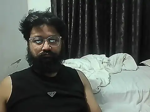 Dollseye: διαδικτυακό σόου στην κάμερα