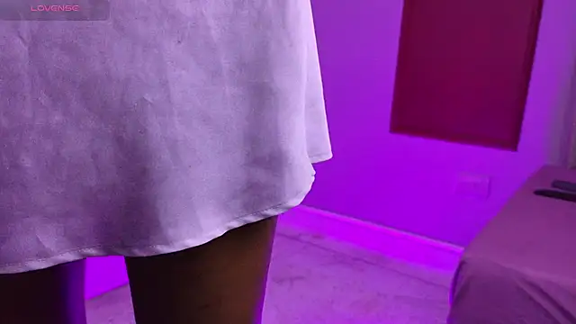 Show modela miablanc_cr na web-kameri