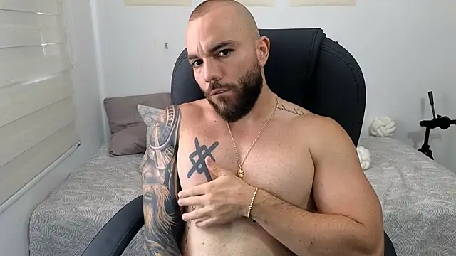 عرض كام Isaac_Carter