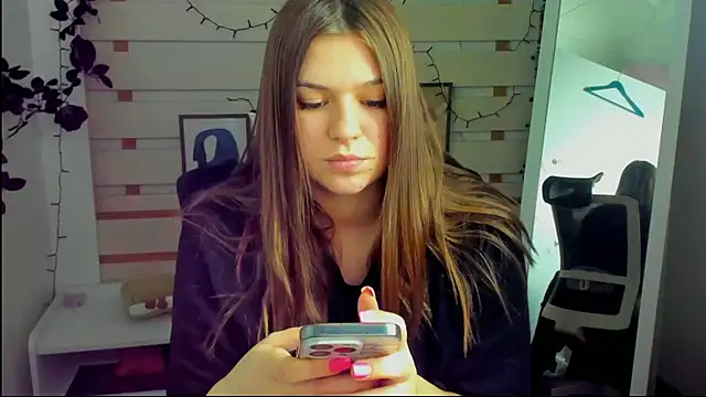 Josephine_Kiss Adlı Modelin Canlı XXX Sohbeti