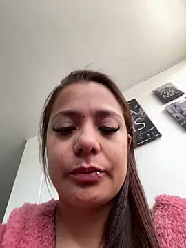 Pretty__Milf's Webcam Show