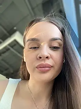 Chat +18 de KristiRich ao vivo