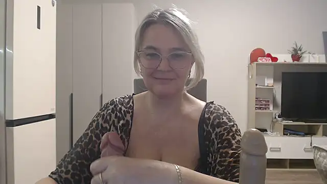 دردشة EleanoraDream الجنسية المباشرة