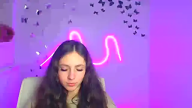 دردشة KissMeJulia الجنسية المباشرة