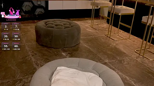 MadelineFox: онлайн-секс-чат