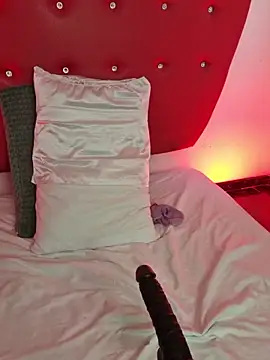 nicolette_rock élő XXX-chatje