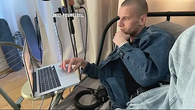 แชท XXX สดของ ETHAN_MOORE