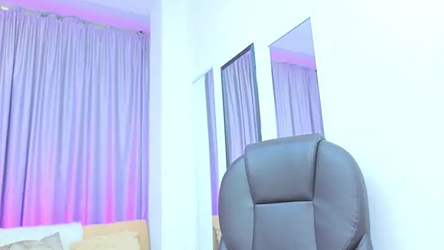 Niaa_Stark Chat XXX live