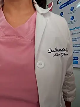 JustSamantha_ Show in webcam