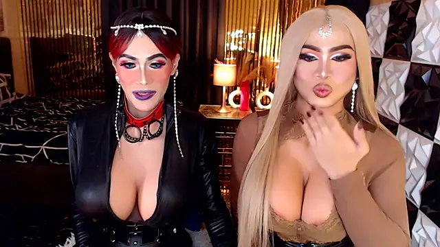 โชว์เว็บแคมของ MonstrousCockDiva