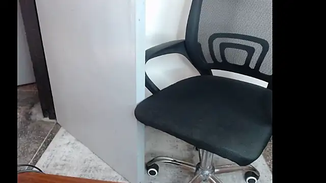 XXX chat uživo modela savage_laura