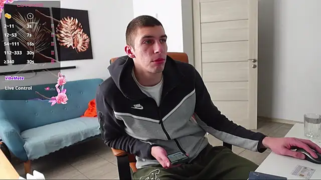 Ryan_Dozer élő XXX-chatje