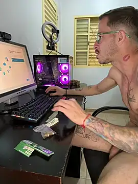 Lucasjandre 即時 XXX 聊天