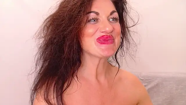 ms_afrodita's Live XXX Chat