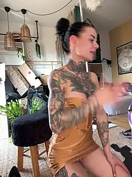 SkinnyLilly – webcam-show