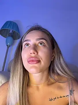 BarbieDoll13's Live XXX Chat