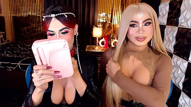 Chat +18 de MonstrousCockDiva ao vivo