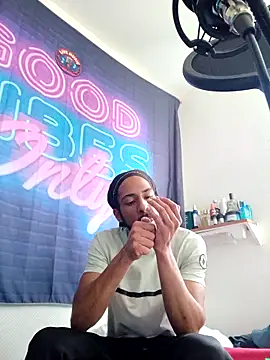 Mikaaa97's Live XXX Chat