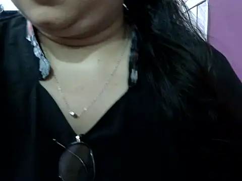 Cute_AliyaaのライブXXXチャット