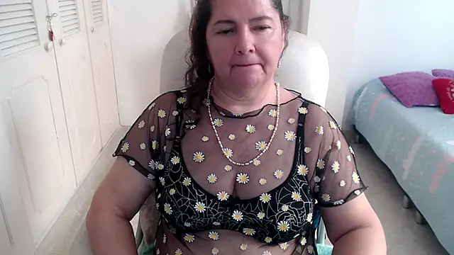 leonela_69 即時 XXX 聊天