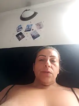 maynor_1998's Live XXX Chat