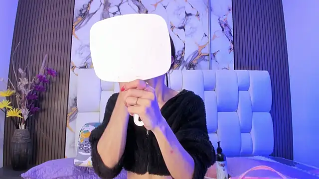 alisstarr: απευθείας συνομιλία ΧΧΧ