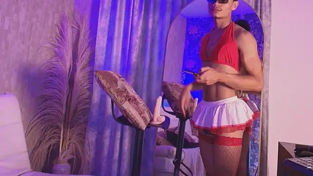 davis_saint Adlı Modelin Canlı XXX Sohbeti