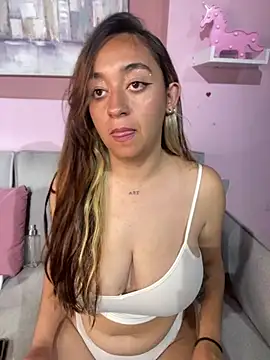 Im_Luuu élő XXX-chatje