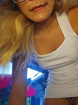 Chat XXX en directo de Pretty_roxxyy