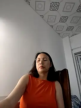 Famrita: вебкам-шоу