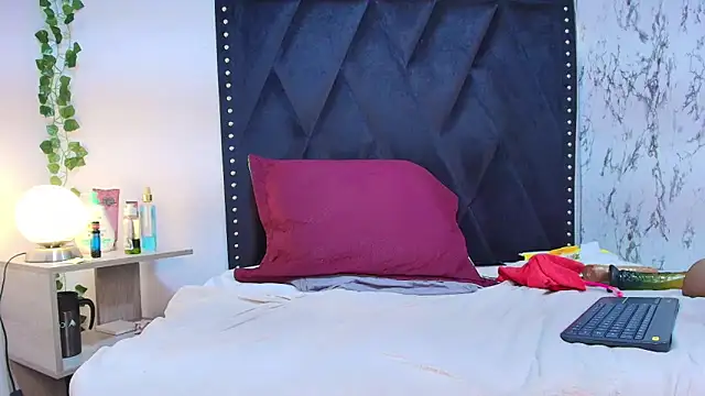 แชท XXX สดของ Rachele_x