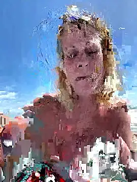 TiffaneyLove Show in webcam