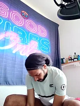 Mikaaa97 élő XXX-chatje