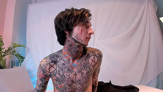 Show modela Walter_White0276 na web-kameri