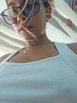 Онлайн чат XXX Pretty_roxxyy