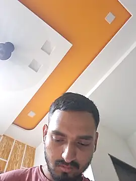 callmejaggy: διαδικτυακό σόου στην κάμερα