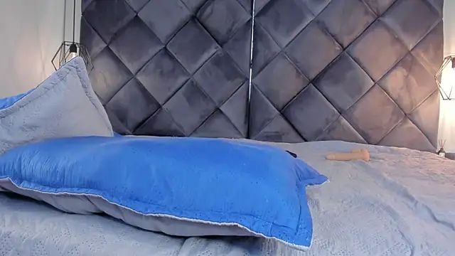 ebonyx40 Adlı Modelin Canlı XXX Sohbeti