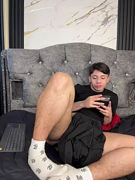 Noah-ledom: διαδικτυακό σόου σ την κάμερα