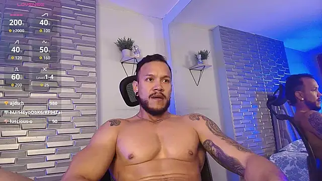 Chat XXX ao vivo de ARON_TAYLER01