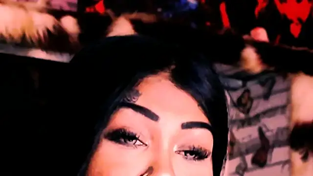 Czat XXX na żywo – indian_dreamgirl