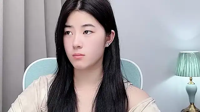 Nicole20266 即時 XXX 聊天