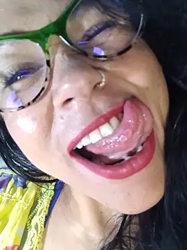 دردشة naughty_doll_horny الجنسية المباشرة