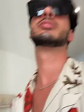 Gipsyboysteve 现场XXX聊天