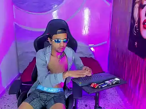 Josh_Hot_Sex Adlı Modelin Web Kamerası Şovu