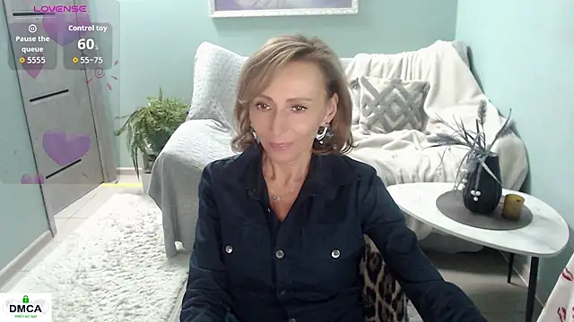 แชท XXX สดของ HornyMilf_777