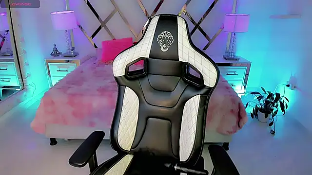 sexyykitty18's Live XXX Chat