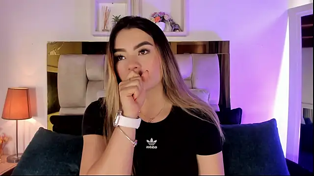 Chat +18 de emmy_r ao vivo