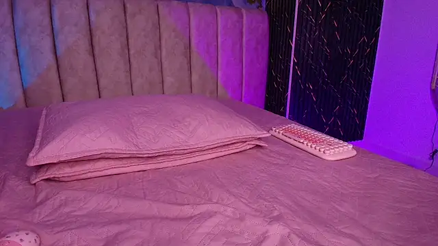 Chat +18 de agath_69 ao vivo